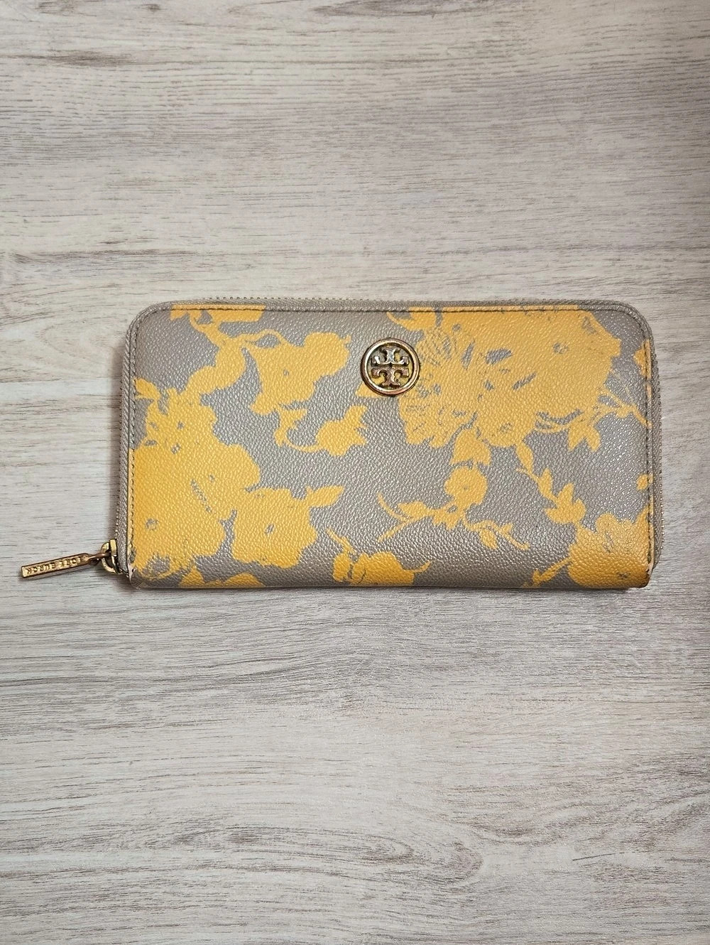 Tory Burch Printed Leather Floral Zip Continental Wallet in Gray & Yellow